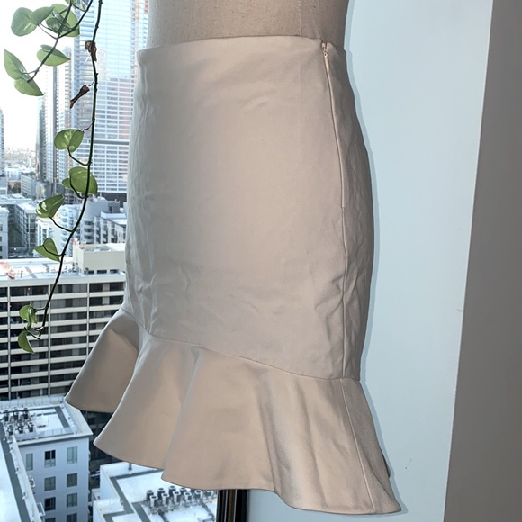 Zara Asymmetrical Mermaid Hemline Peplum Mini Skirt - Size XS - Picture 4 of 8